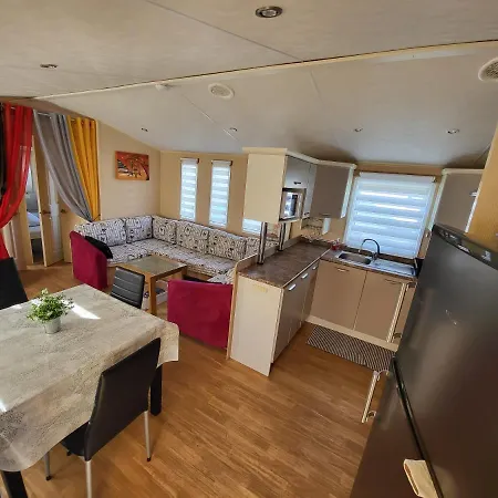 Κάμπινγκ Mobile - 3 Chambres - Piscines- *
